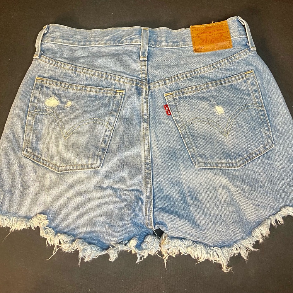 LEVI STRAUSS Vintage Lightwash Denim 501 distress Jean Shorts w27 - Picture 4 of 8